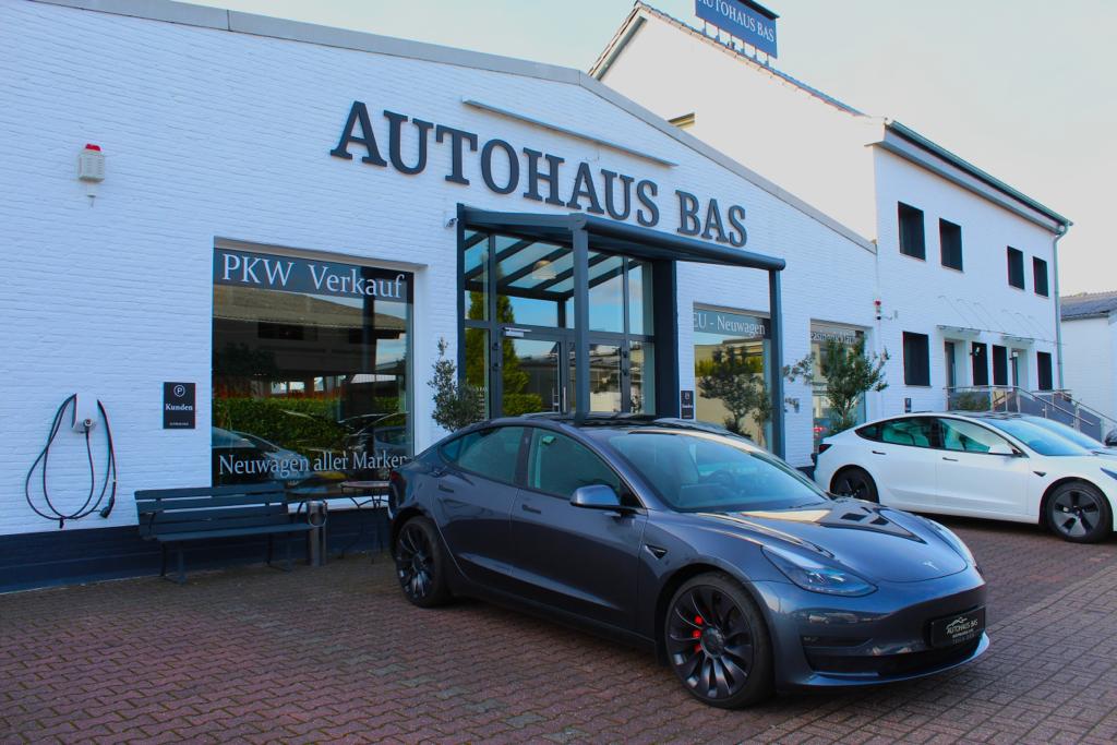 Tesla mit Unfallschaden oder Vorschaden verkaufen